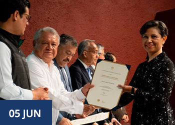 Recibe egresada del TecNM Morelia Premio a la Innovación 2023 por patente de nanosatélite 